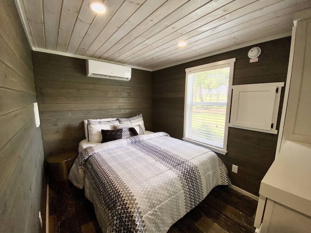 House, Multiple Beds, Patio (#7 3567 US 290 E)
