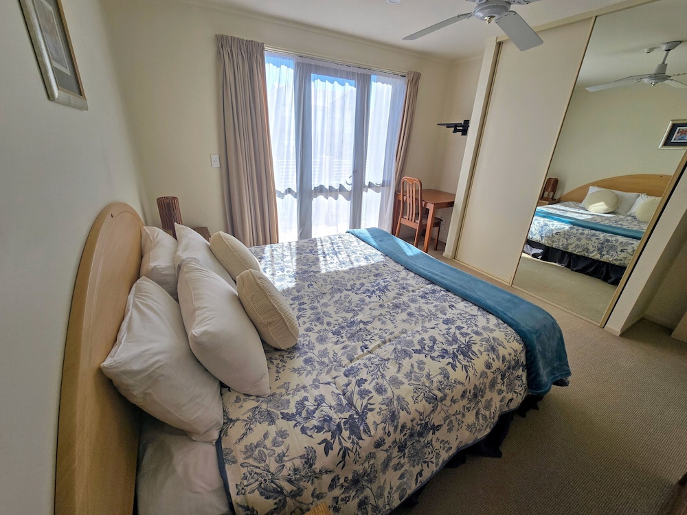 Apartment, 1 Bedroom, Partial Ocean View photo 2