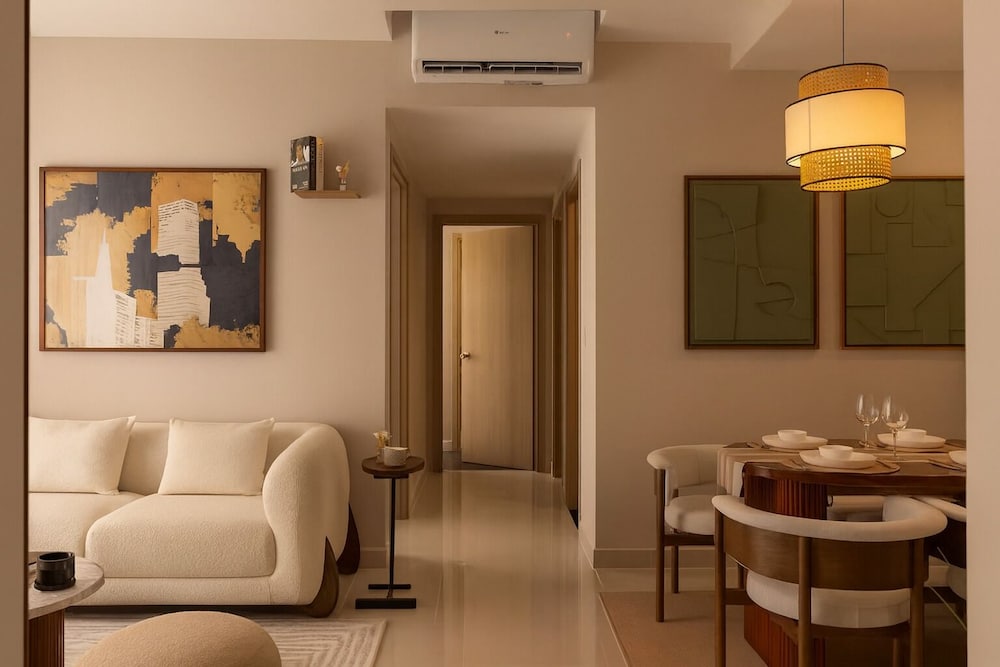 Honeymoon Apartment, 3 Bedrooms, Balcony, City View photo 2