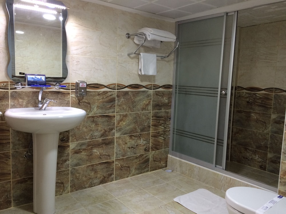 Deluxe Triple Room photo 3
