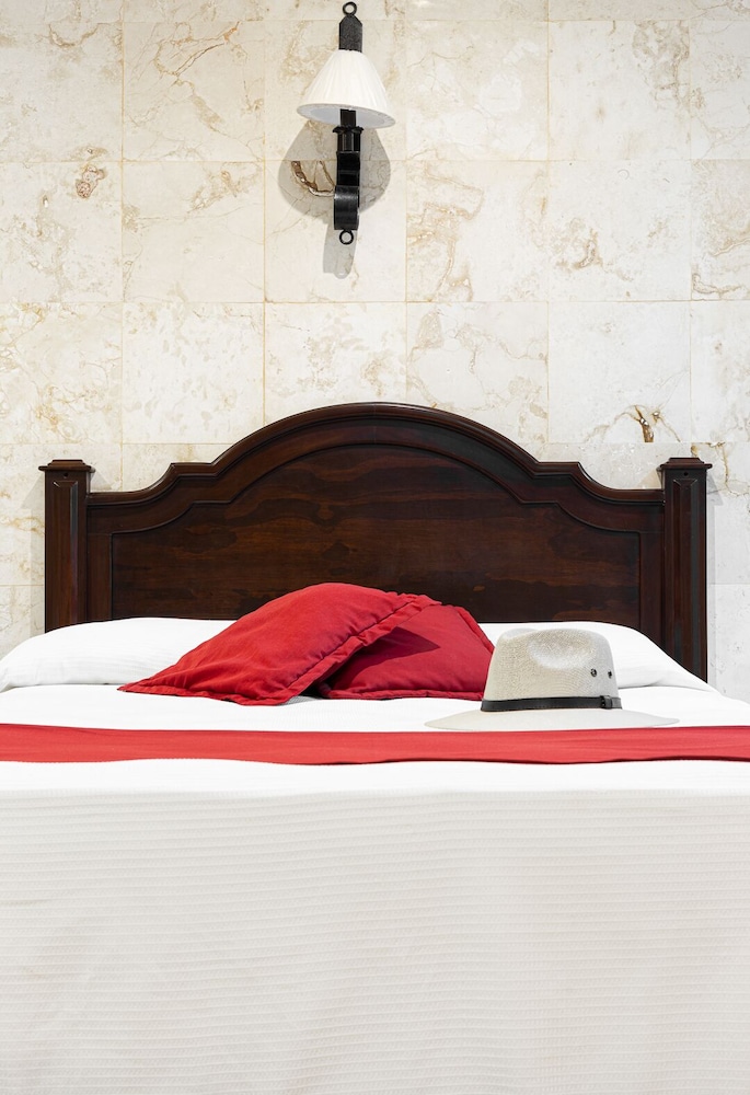 Standard Room, 1 King Bed, Non Smoking, Garden View photo 1