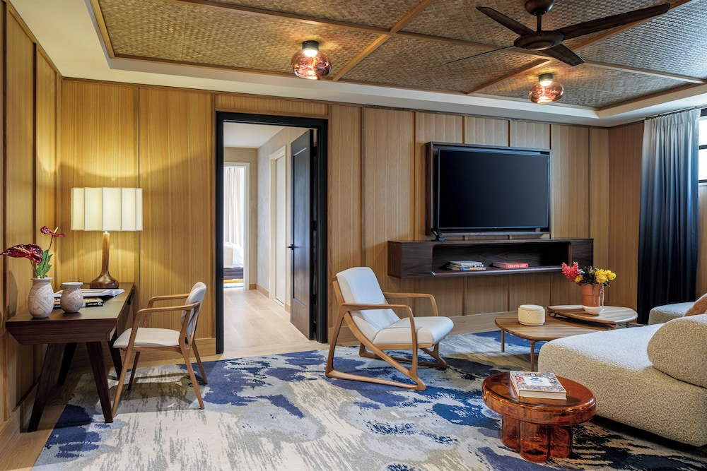 Superior Suite, 1 King Bed (The Green Residence Room) photo 2