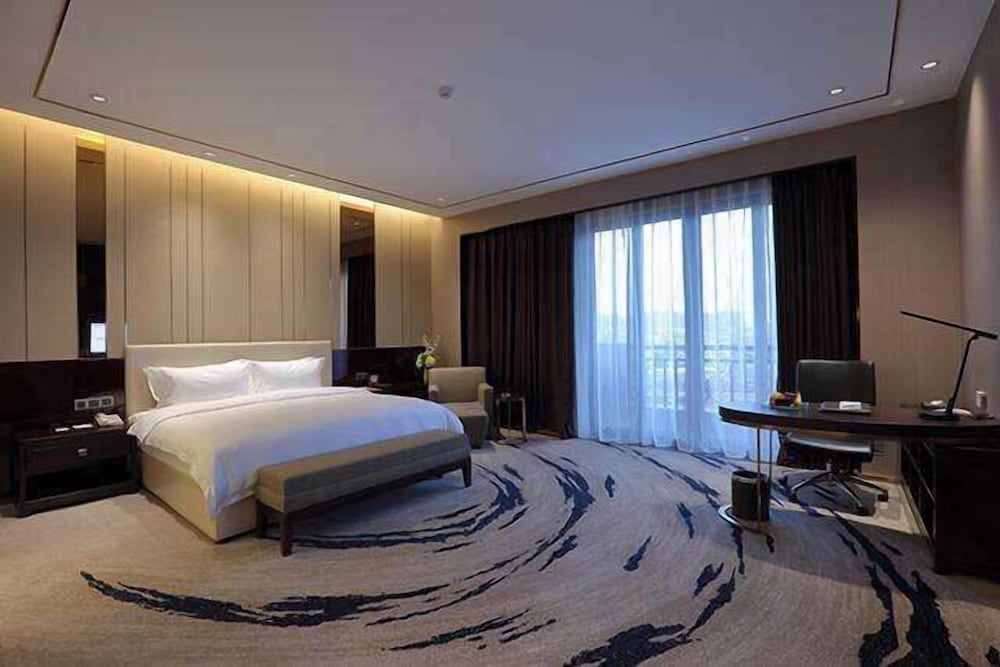 Luxury Room, 1 King Bed, Non Smoking