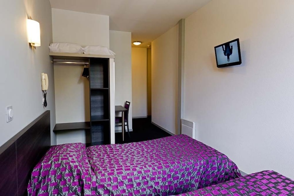 Triple Room, 3 Twin Beds photo 2