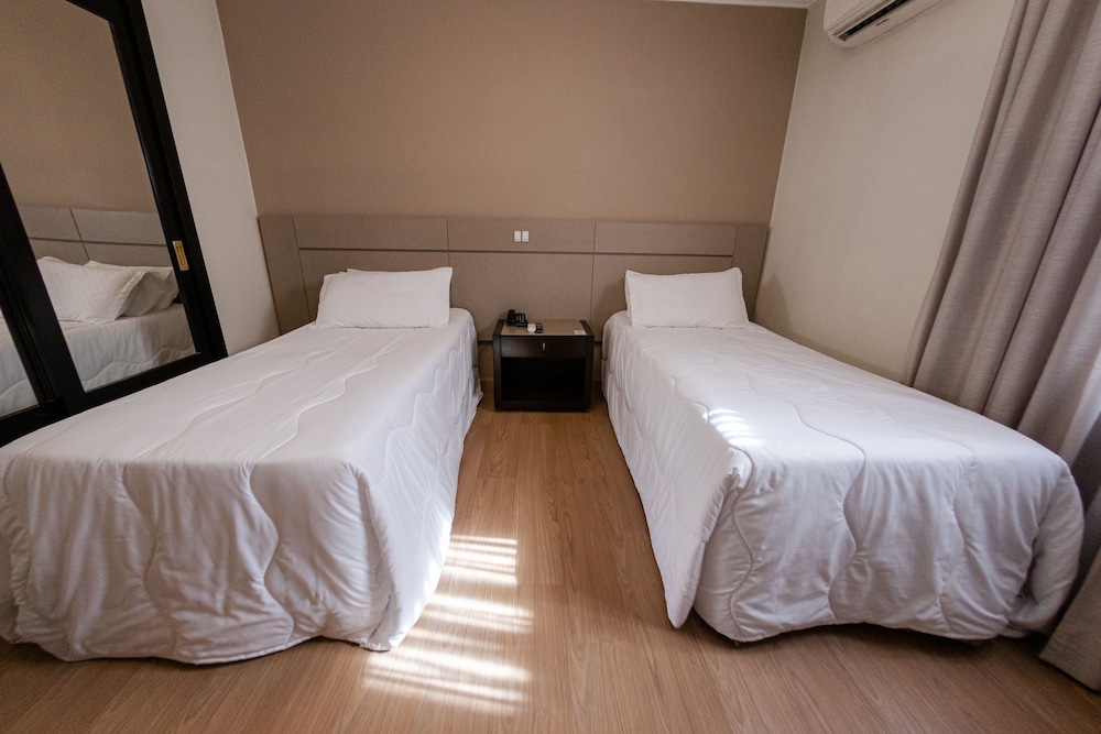 Premium Twin Room - Photo 7