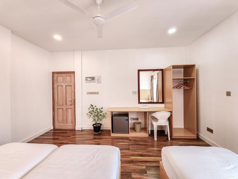 Deluxe Triple Room photo 2
