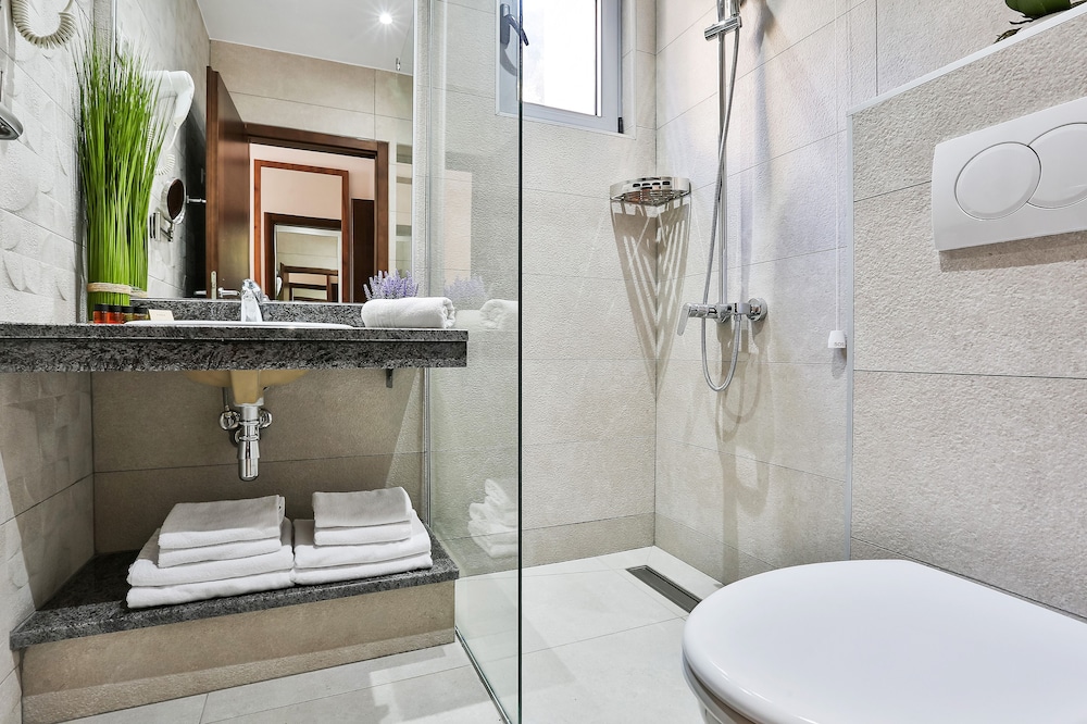 Classic Double or Twin Room - Photo 4