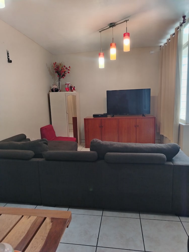 Apartment photo 2