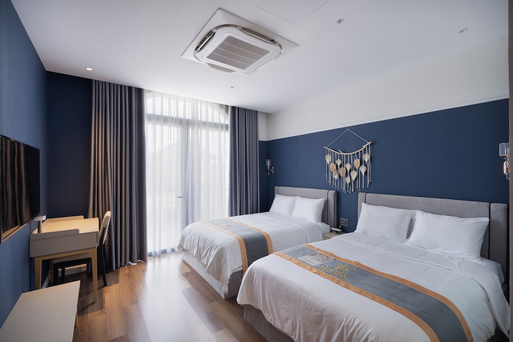 Luxury Double Room, City View
