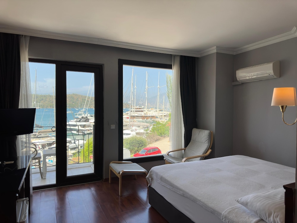 Standard Double or Twin Room, Sea View - Photo 4