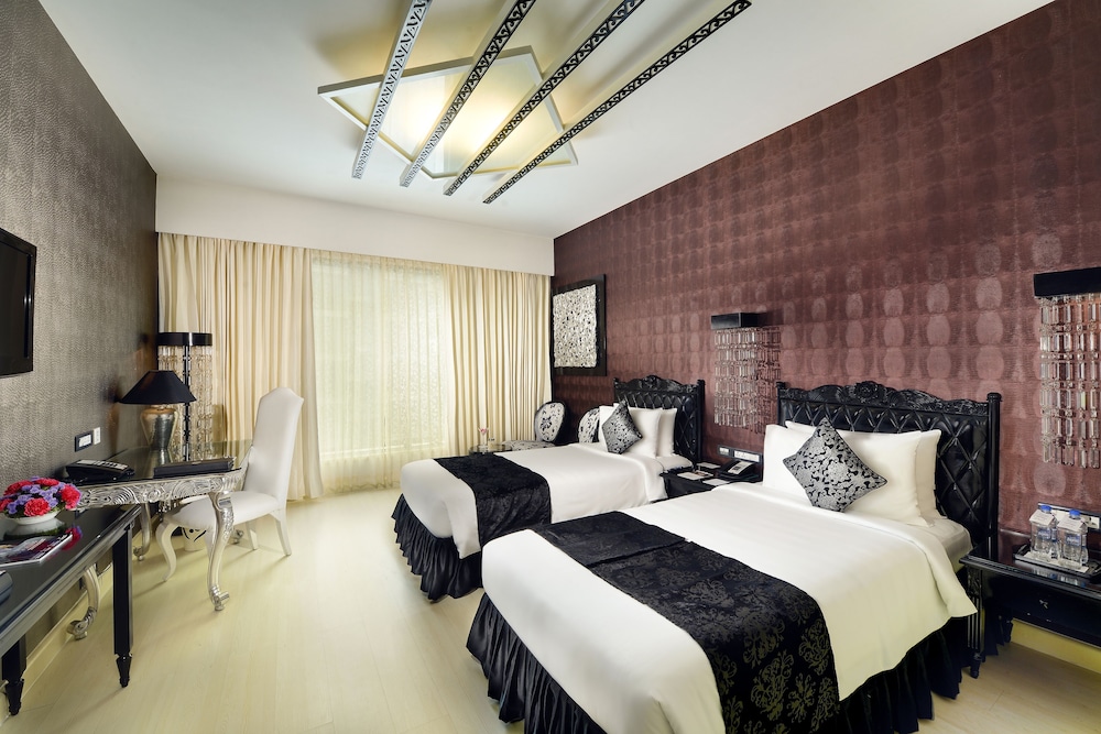 Zuri Standard Room with Twin Beds (02 single beds) - Photo 1