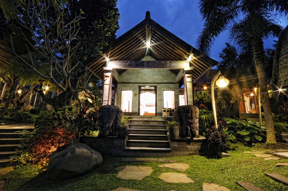 Signature Villa, 1 King Bed, Terrace, Pool View photo 3
