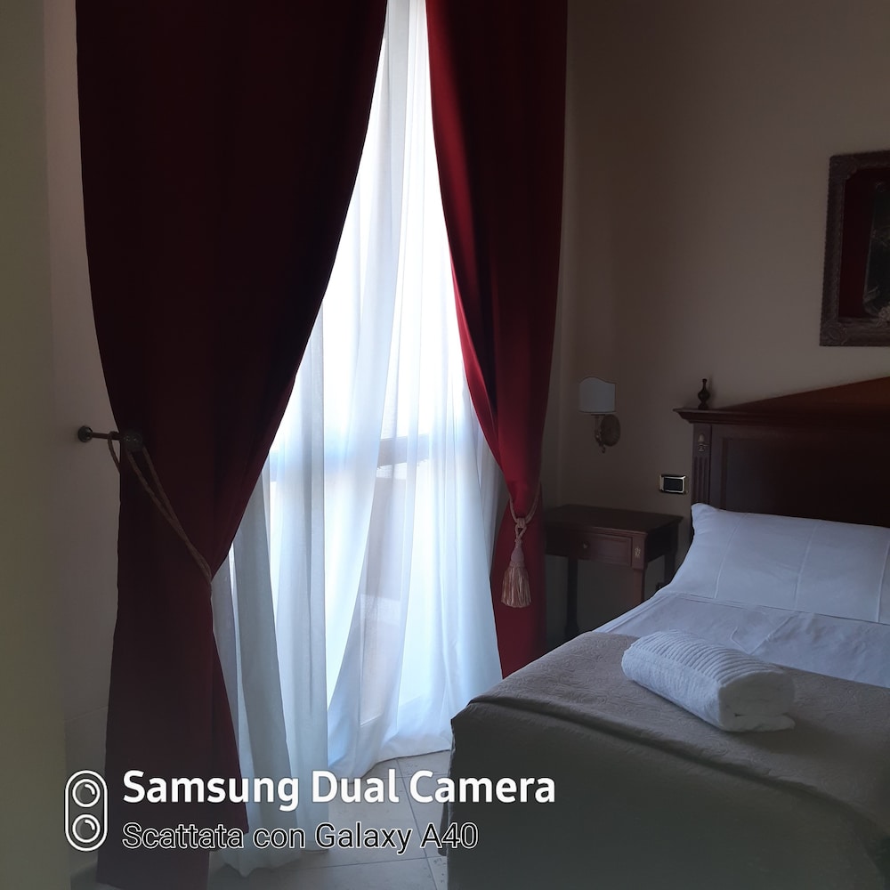 Standard Double Room - Photo 3