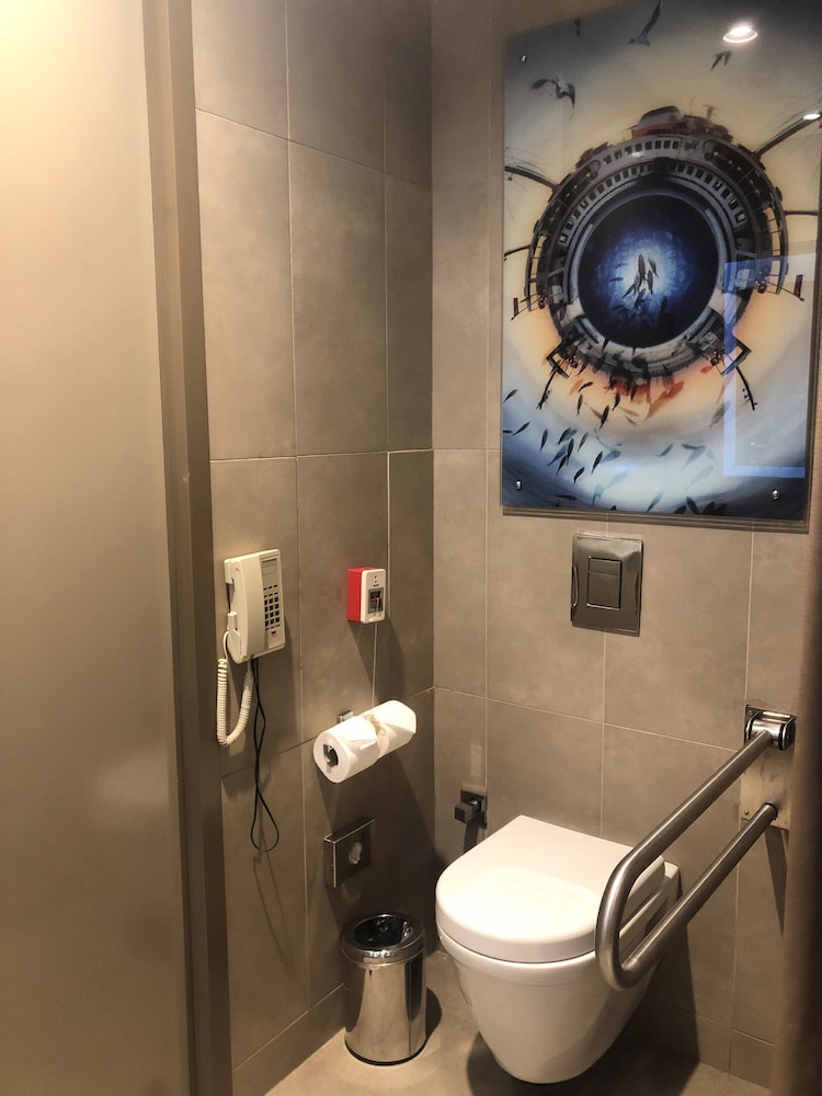 Room, 1 King Bed, Accessible photo 2