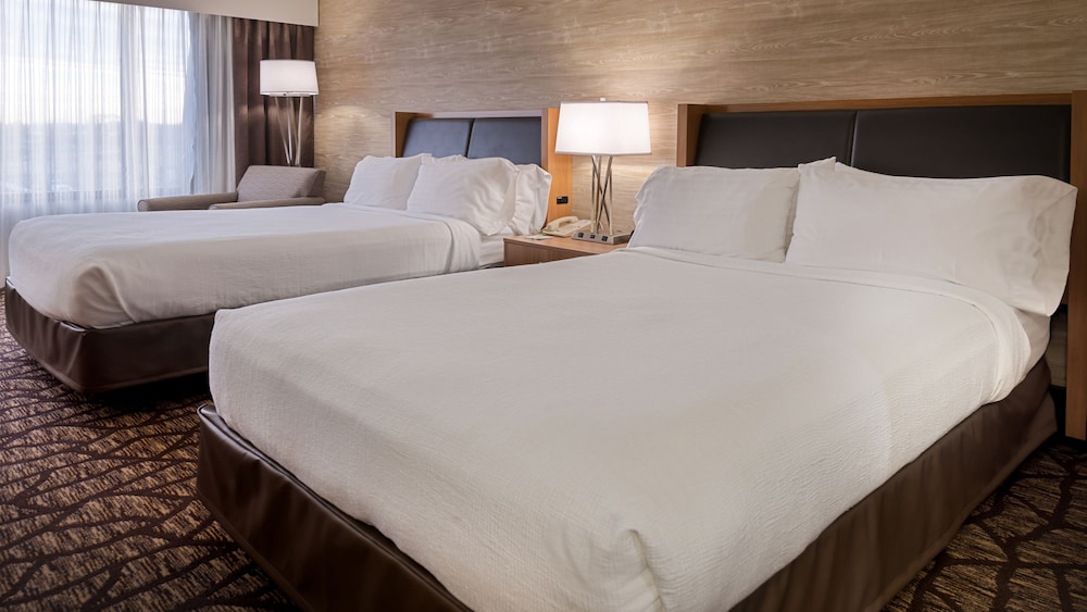 Standard Room, 2 Double Beds, Accessible (Roll-In Shower) - Photo 3