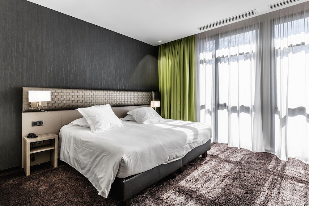 Superior Double Room, Garden View (Flâneuse)
