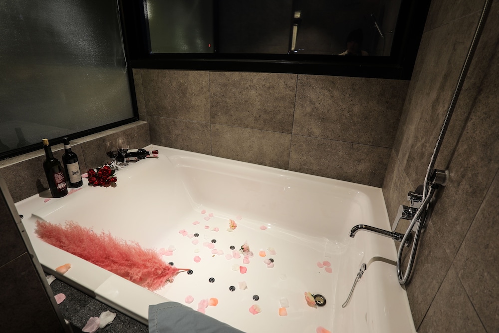 Mari Suite - Photo 3