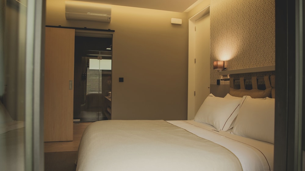 Double Room, 1 King Bed, Balcony, Vineyard View