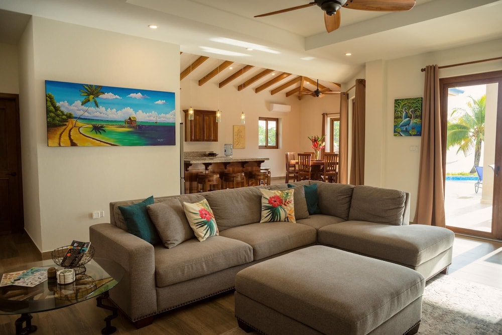 Villa photo 1