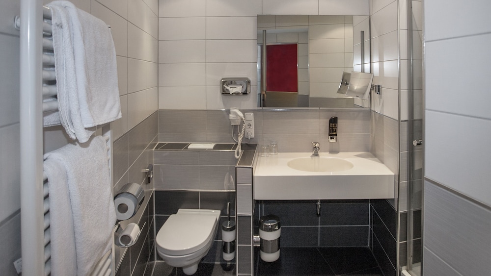 Classic Double Room, Private Bathroom (Teils Auch Als Ez Buchbar) - Photo 7