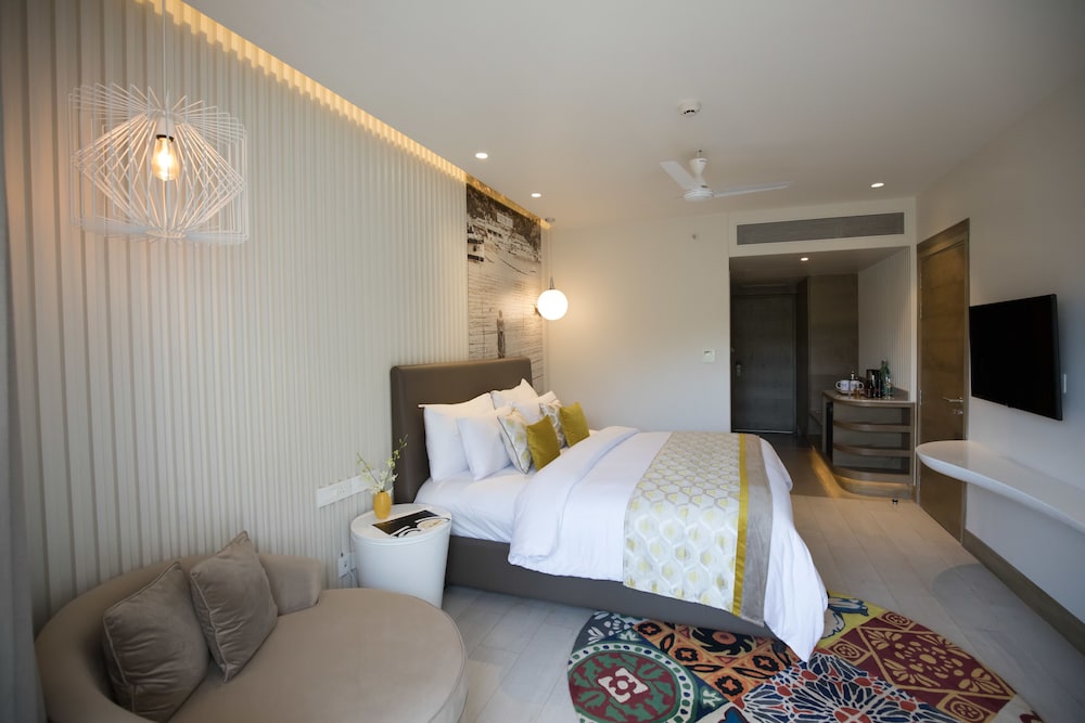 LUXURY RIVER VIEW photo 3