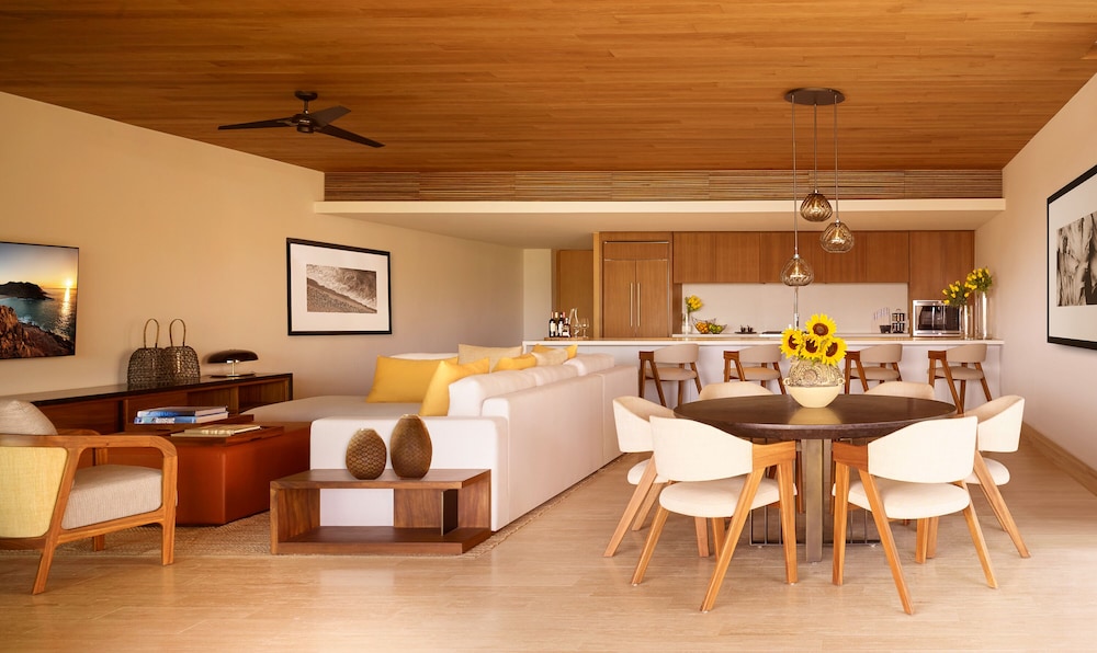 Coastal View One Bedroom Residence With Pool