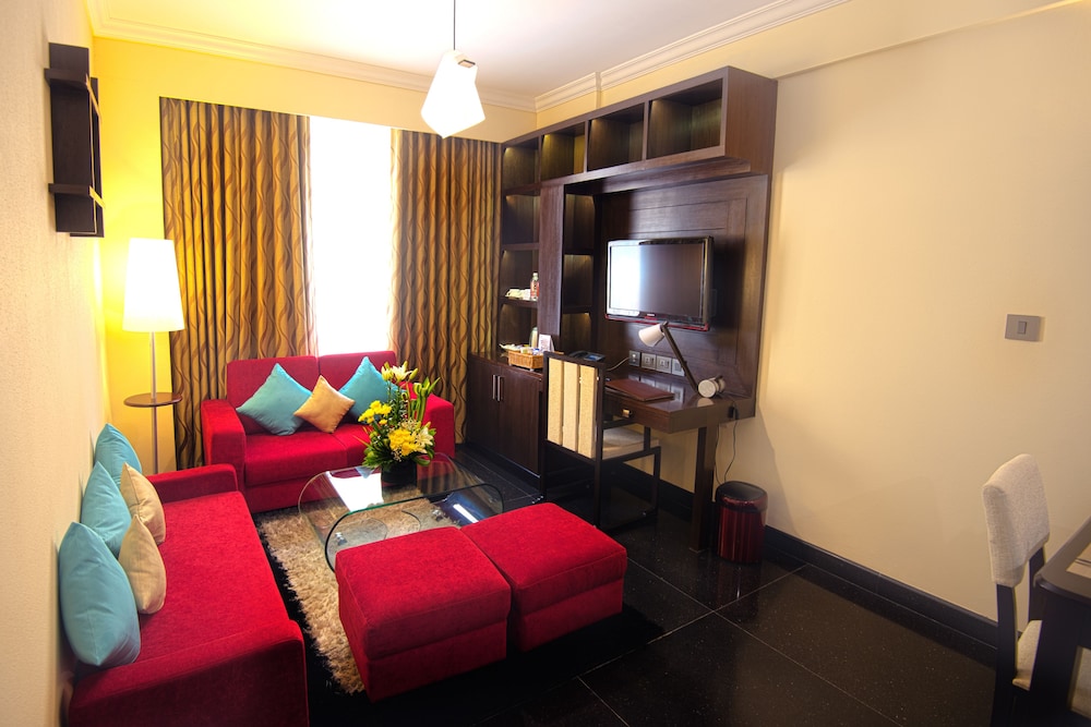 Suite - Photo 5
