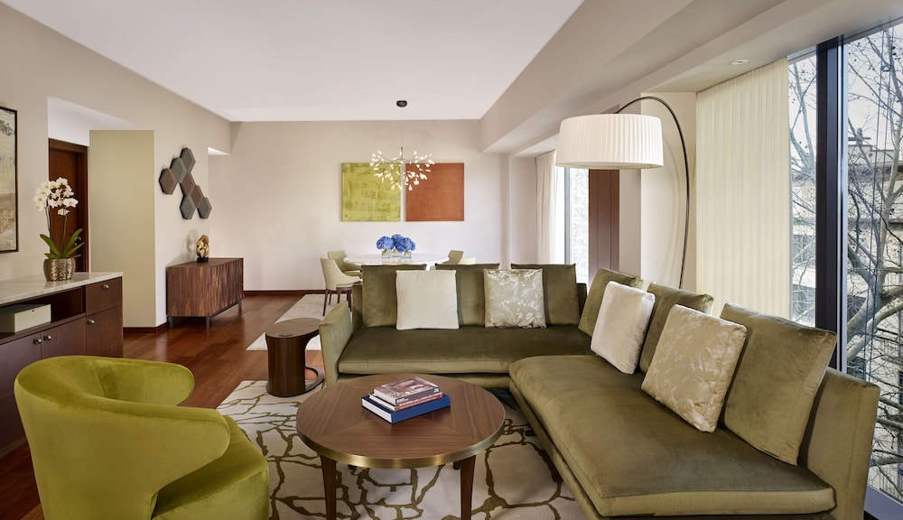 Suite, 2 Bedrooms (Ambassador Suite) - Photo 7