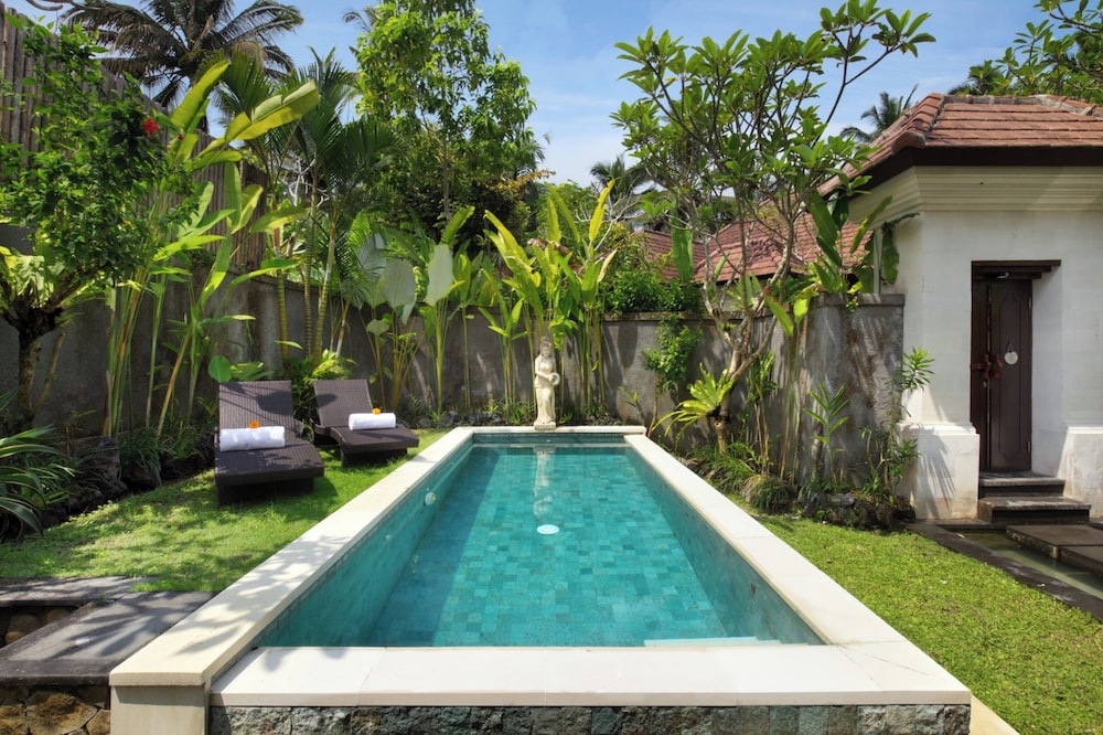 Grand Two Bedroom Villa With Private Poo