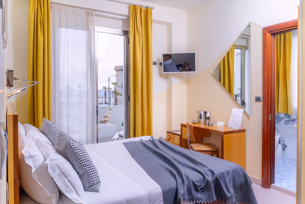 Superior Double or Twin Room, 1 King Bed, Balcony photo 1
