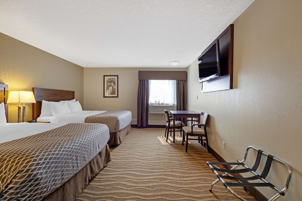 Suite, Multiple Beds, Non Smoking, Refrigerator & Microwave photo 1