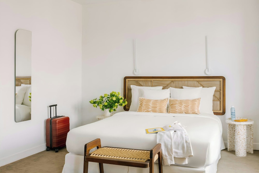 Superior Room, 1 Queen Bed, Balcony