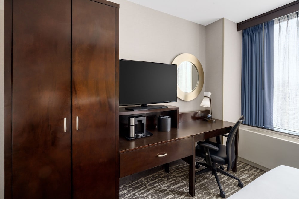 Room, 1 King Bed, City View