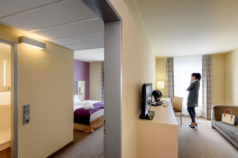 Junior Suite, 1 Queen Bed photo 1