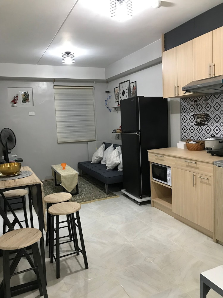 Condo, 3 Bedrooms, City View