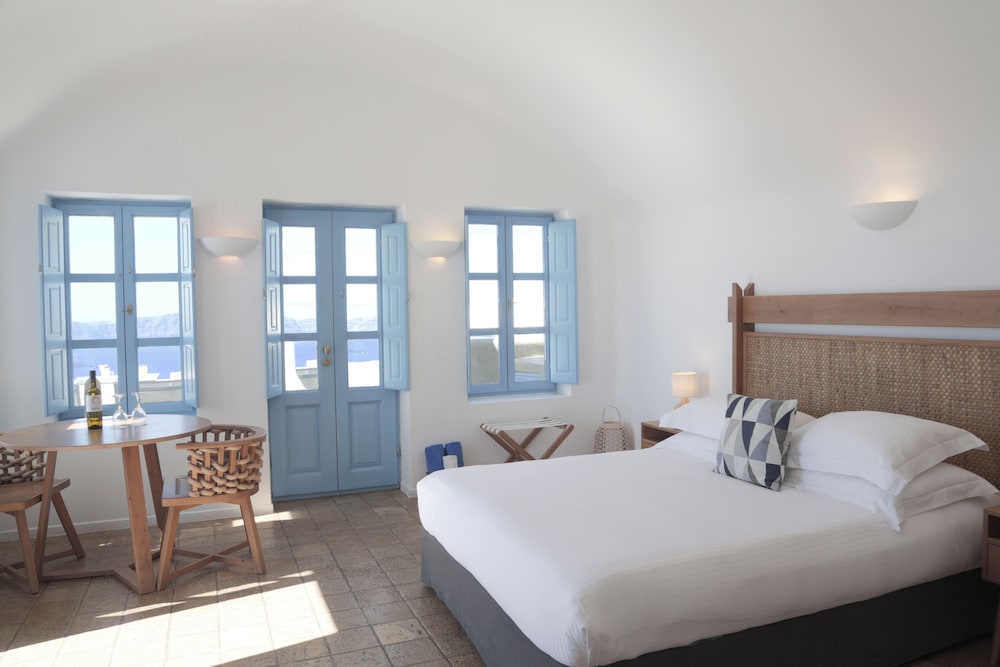Pantelia Suite Caldera View (Hot tub) - Photo 9
