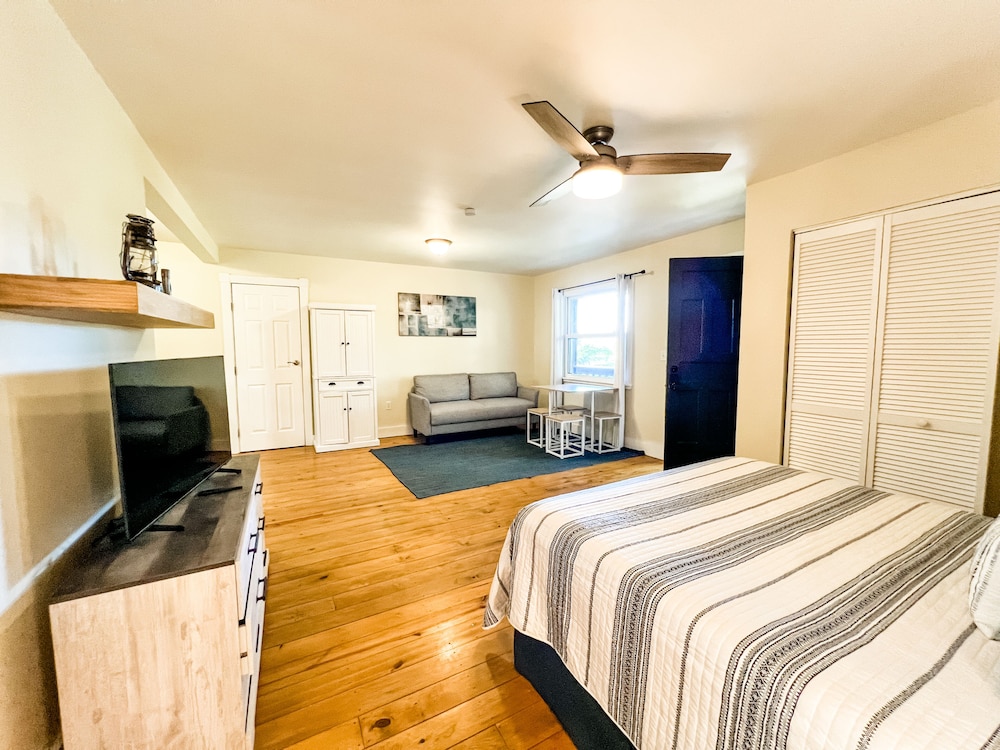 Premium Studio Suite, 1 Bedroom, Non Smoking, Garden View photo 3