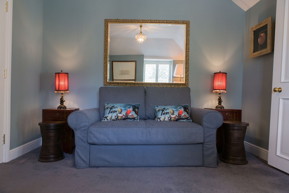 Suite, 1 King Bed photo 3