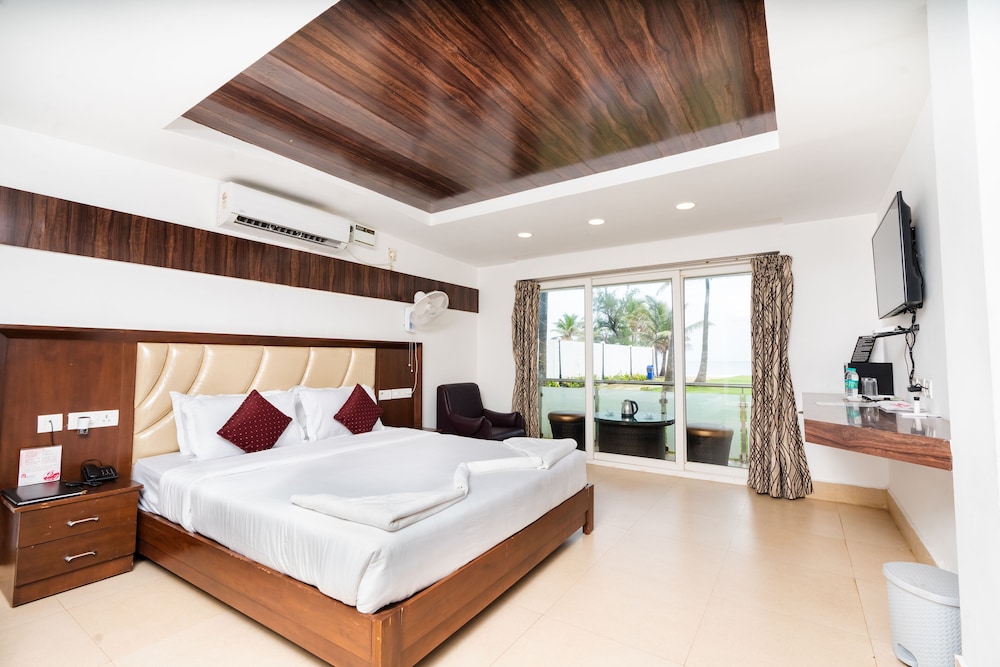 Deluxe Suite With Sea View photo 2