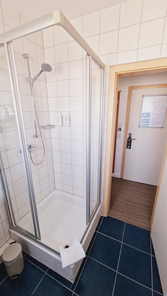 Small Double Room with Balcony photo 2