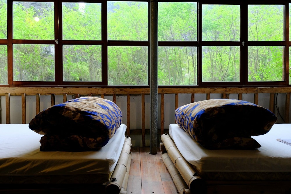 Panoramic Shared Dormitory, Valley View, Mountainside