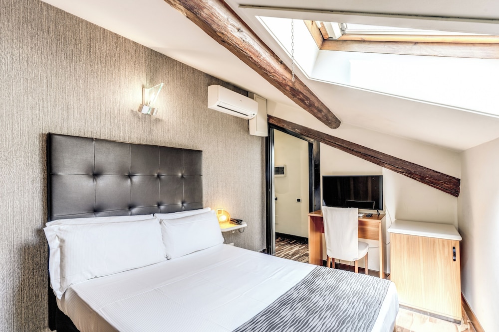 Basic Double Room, 1 French Bed (Attic)