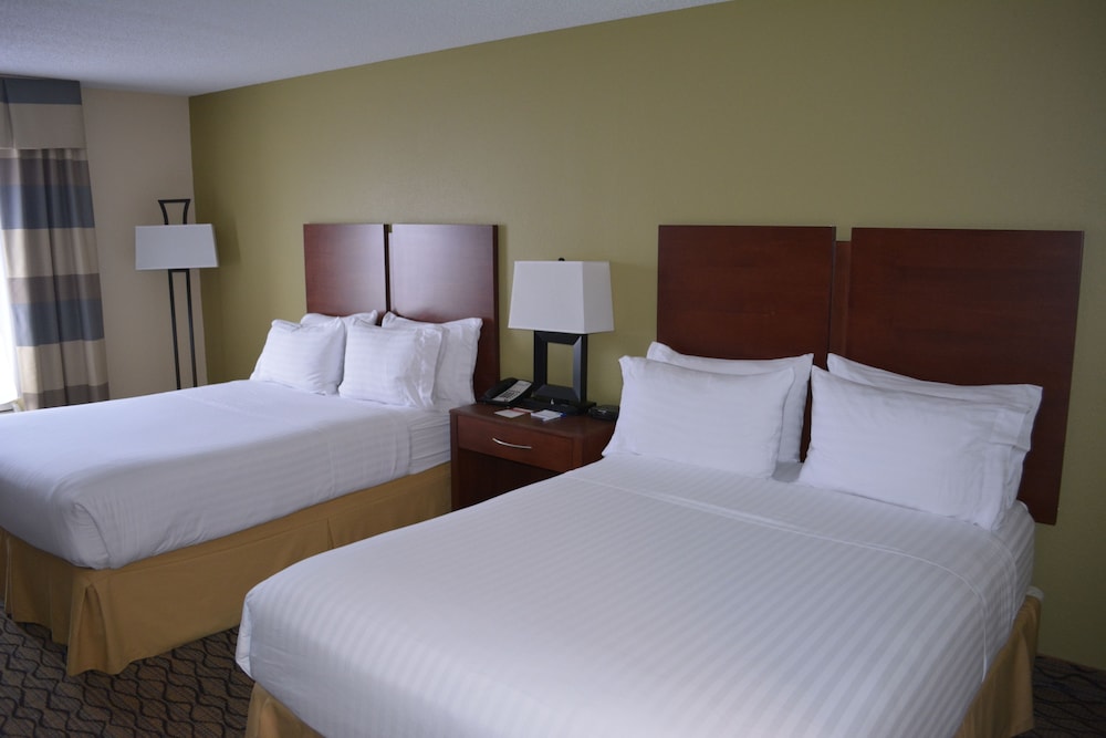 Standard Room, 2 Queen Beds - Photo 2