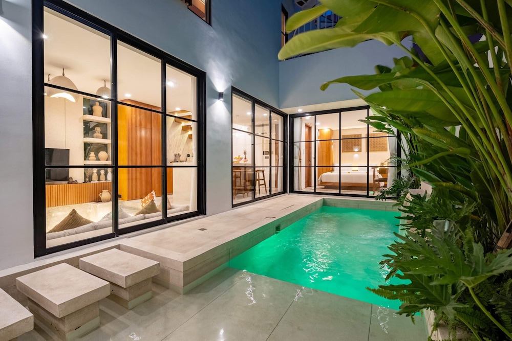 Basic Villa photo 1
