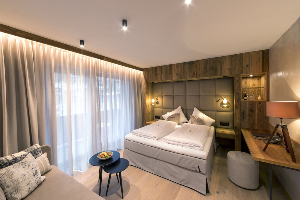 Superior Double Room, Balcony photo 2