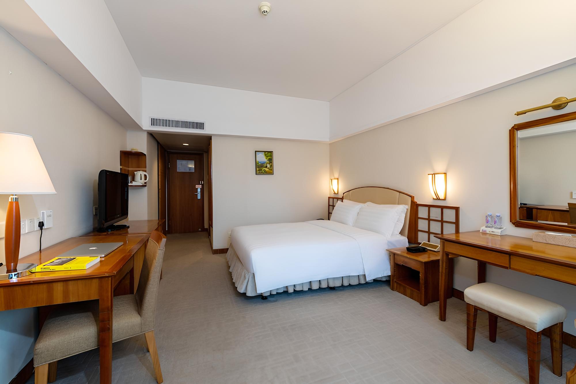 Standard   King  Bed - Photo 2