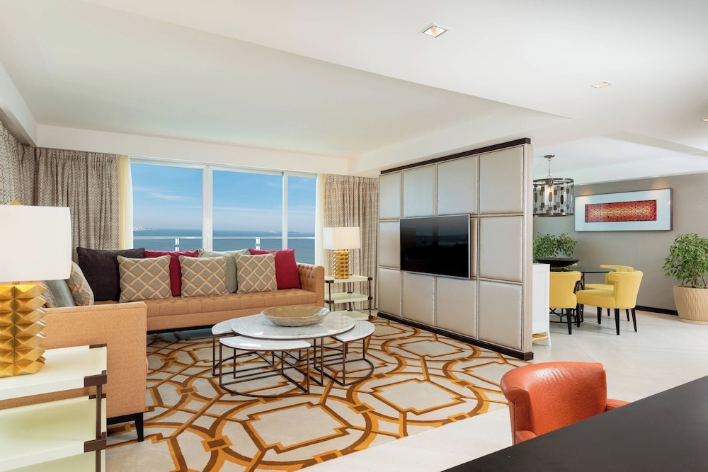 Presidential Suite, 1 King Bed (Balcony)