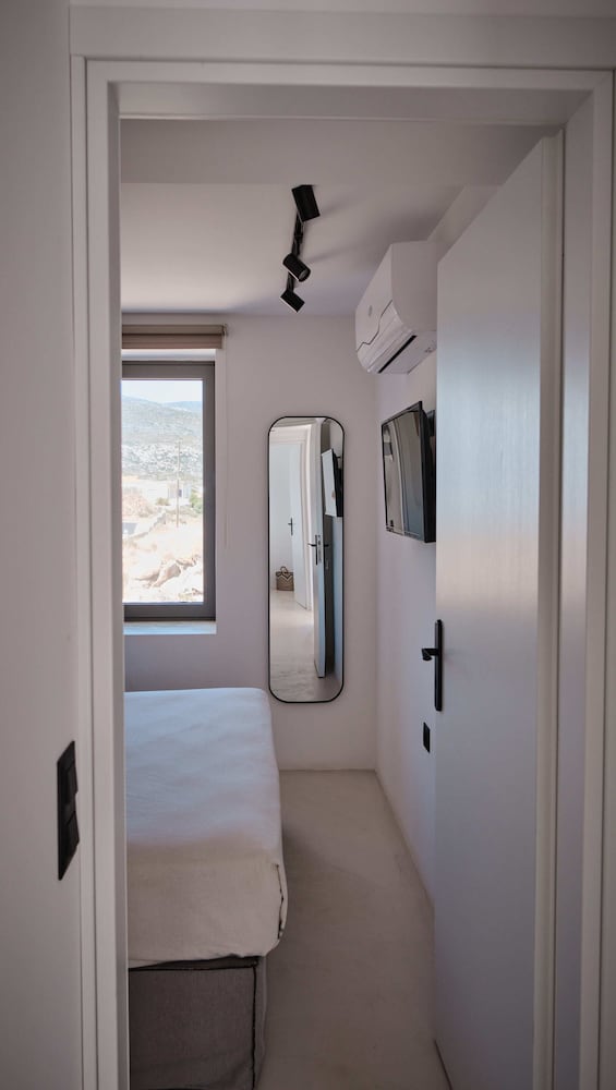 Family Suite, 2 Bedrooms, Balcony photo 3