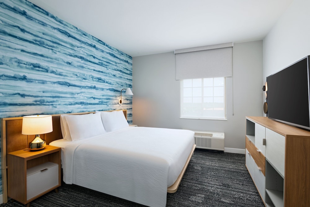 Suite, 1 Bedroom - Photo 2