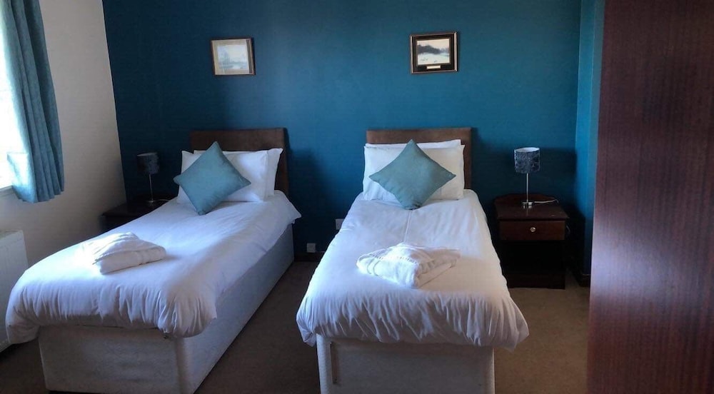 Basic Twin Room, 2 Twin Beds, Non Smoking photo 2